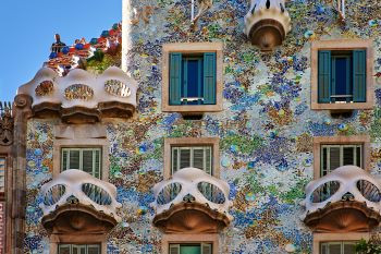 1722433582_350BCN_RED_Casa Batllo_shutterstock_593988104.jpg